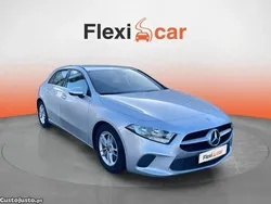 Cinza Usado 2019 Mercedes A180 Style | € 21.990 (Bom preço)