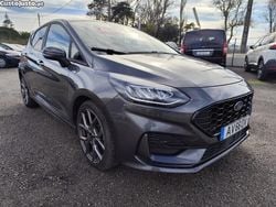 Cinza Usado 2022 Ford Fiesta ST-Line Citadino | € 15.900 (Preço justo)