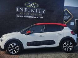 Branco Usado 2017 Citroën C3 PureTech Citadino | € 12.900