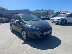 Cinza Usado 2016 Ford Fiesta Titanium Citadino | € 9.500 (Preço justo)