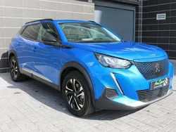 Azul Usado 2022 Peugeot e-2008 Allure SUV | € 24.750 (Preço justo)