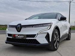 Branco Usado 2023 Renault Mégane Iconic Citadino | € 36.500 (Preço justo)