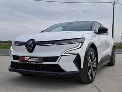 Branco Usado 2023 Renault Mégane Iconic Citadino | € 38.000 (Caro)