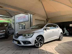 Cinza prata Usado 2017 Renault Mégane IV Bose Edition Citadino | € 16.750 (Super Preço)