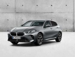 Cinza skyscraper metalizado Novo 2024 BMW 120 Shadowline Citadino | € 43.212 (Preço justo)
