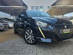 Preto Usado 2020 Peugeot 208 Active Citadino | € 14.400 (Preço justo)