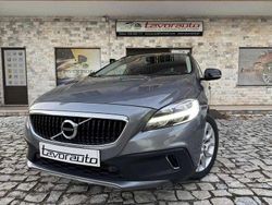 Cinzento Usado 2018 Volvo V40 CC Carrinha | € 18.500