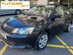 Preto Usado 2016 Skoda Fabia Active Citadino | € 8.900