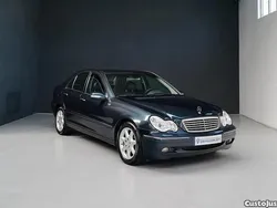 Azul Usado 2003 Mercedes C220 Classic Sedan | € 5.490 (Preço elevado)