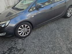 Usado 2012 Opel Astra Sedan | € 5.990 (Bom preço)