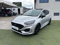 Cinza Usado 2022 Ford Fiesta ST-Line Citadino | € 19.490 (Preço elevado)