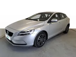 Cinza Usado 2019 Volvo V40 Momentum Carrinha | € 19.900 (Preço justo)