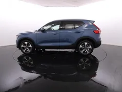 Azul Usado 2024 Volvo XC40 SUV | € 36.450 (Preço elevado)