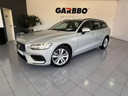 Cinza Usado 2019 Volvo V60 Momentum Carrinha | € 24.950 (Preço justo)