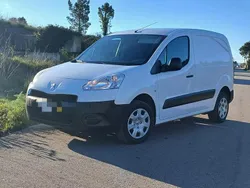 Branco Usado 2015 Peugeot Partner Monovolume | € 7.500 (Bom preço)