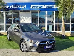 Cinzento Usado 2019 Mercedes A180 Business | € 23.980 (Preço justo)