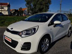 Branco Usado 2015 Kia Rio | € 8.950 (Preço justo)