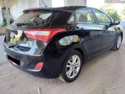 Preto Usado 2012 Hyundai i30 Comfort Citadino | € 6.999 (Bom preço)