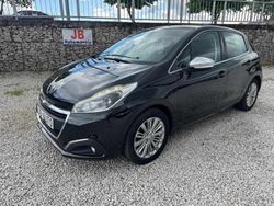 Preto Usado 2017 Peugeot 208 Allure Citadino | € 12.450 (Preço justo)