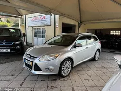 Cinza Usado 2013 Ford Focus Trend Sedan | € 12.450 (Preço justo)