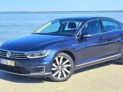 Azul Usado 2016 VW Passat GTE Sedan | € 13.950 (Bom preço)