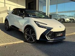 Branco Usado 2023 Toyota C-HR Luxury SUV | € 33.750