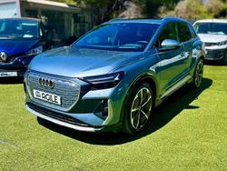 Cinzento Usado 2021 Audi Q4 e-tron Premium SUV | € 45.000 (Caro)