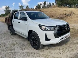 Branco Usado 2024 Toyota HiLux Pickup | € 42.700 (Preço elevado)