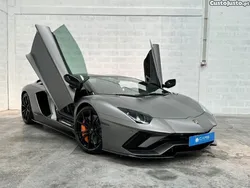 Cinza Usado 2021 Lamborghini Aventador Cabrios | € 680.000