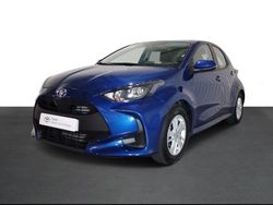 Azul (pintura metalizada) Usado 2022 Toyota Yaris Comfort Sedan | € 17.750 (Preço justo)