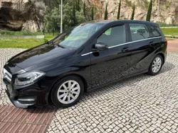 Preto Usado 2018 Mercedes B180 Style Monovolume | € 18.990 (Preço justo)