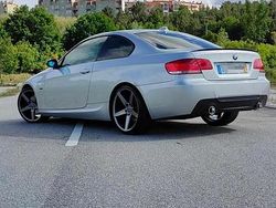 Cinzento Usado 2009 BMW 320 Coupé | € 12.899 (Preço justo)