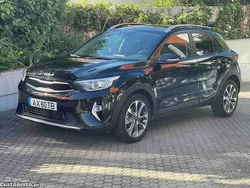 Preto Usado 2023 Kia Stonic SUV | € 16.900 (Bom preço)