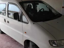 Branco Usado 2001 Hyundai H-1 Monovolume | € 3.950 (Preço elevado)