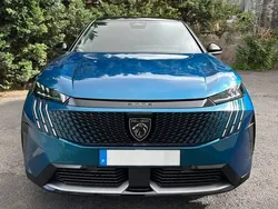 Azul Usado 2024 Peugeot e-3008 GT SUV | € 47.000 (Preço justo)
