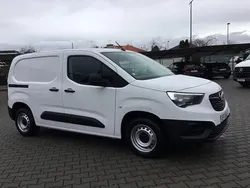 Branco Usado 2023 Opel Combo Enjoy Monovolume | € 17.790 (Preço justo)