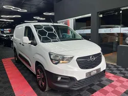 Branco Usado 2019 Opel Combo Essentia Monovolume | € 14.950 (Preço justo)