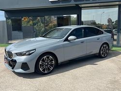 Cinza Usado 2024 BMW 520 Sedan | € 54.850 (Caro)