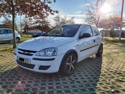Branco Usado 2005 Opel Corsa Carrinha | € 1.800 (Preço justo)