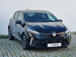 Preto Usado 2023 Renault Clio V Techno | € 18.590 (Preço justo)