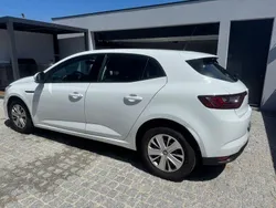 Usado 2018 Renault Mégane IV Zen Sedan | € 9.000
