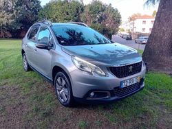 Cinzento Usado 2016 Peugeot 2008 Style SUV | € 13.500 (Caro)