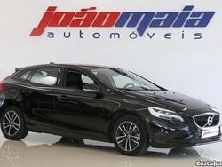 Azul Usado 2018 Volvo V40 Momentum Sedan | € 19.500 (Caro)