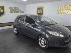 Cinzento Usado 2014 Ford Fiesta Citadino | € 7.500 (Preço justo)