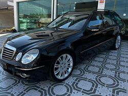 Preto preto Usado 2008 Mercedes E220 Avantgarde | € 10.500