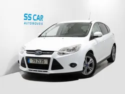 Branco Usado 2014 Ford Focus Titanium Citadino | € 8.750 (Preço justo)