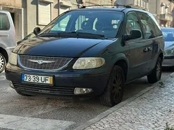Usado 2002 Chrysler Voyager Monovolume | € 1.900
