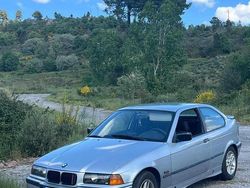 Cinzento Usado 1996 BMW 318 Citadino | € 3.000