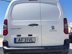 Branco Usado 2021 Peugeot Partner Monovolume | € 14.900 (Preço justo)