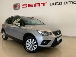 Cinza prata Usado 2019 Seat Arona Style SUV | € 18.900